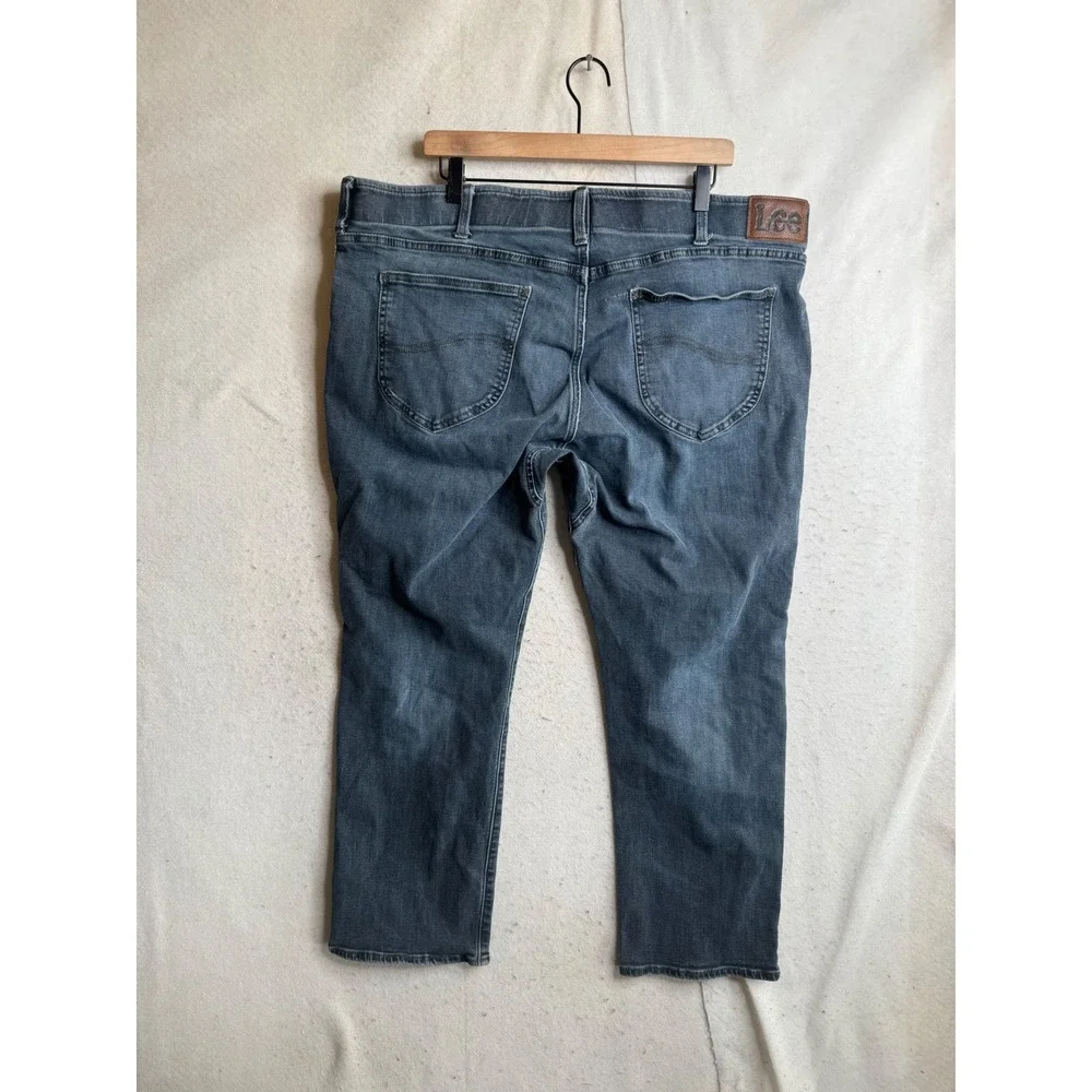 Lee Extreme Motion MVP Jeans Mens 44x29 Straight Fit Tapered Leg Dark Wash Blue